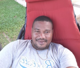 Noelison, 45, Ambanja