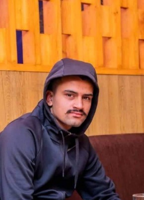 Sig del из Kathmandu 28 лет