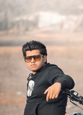 Anand, 18, India, Mauganj
