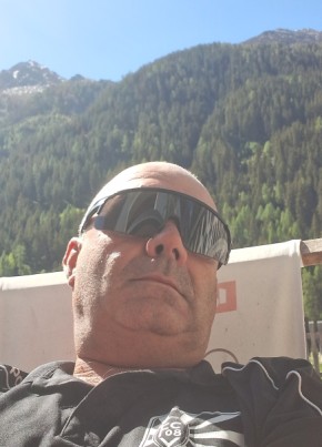 Georgij из Innsbruck 52 года