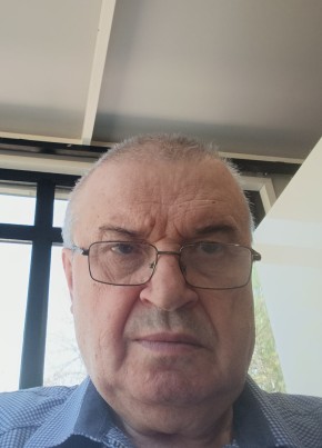 Олег из Ярославли 74 года