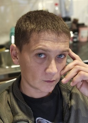 Денис из Партизанска 37 лет