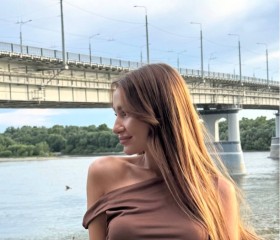 Alina, 20, Los Angeles