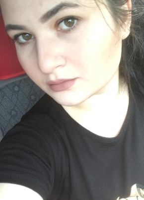 Марина из Краснодара 18 лет