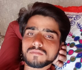 Adambaloch, 18, Larkana