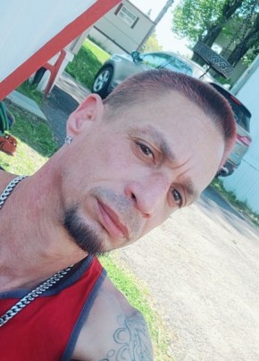 Henry crespo из Scranton 45 лет