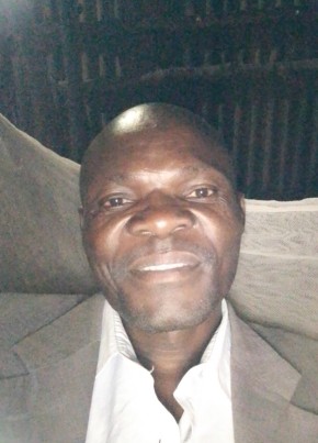 Issa из Kakamega 38 лет
