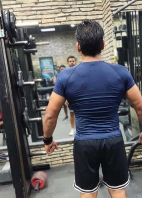 ابراهيم عمر из دبي 32 года