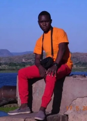 Problem Child из Lusaka 29 лет
