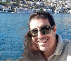 ANTONIS, 48, Piraeus