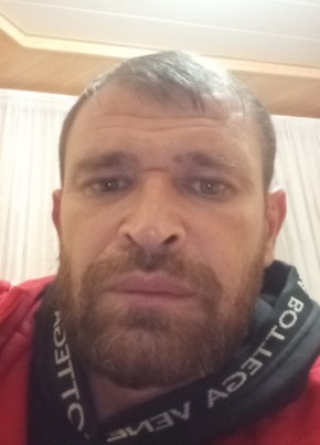 Гумар из Баксана 39 лет