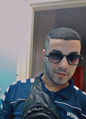 Hicham Majnone из Algiers 30 лет