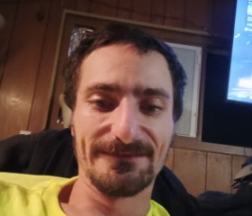 Zach, 30, Walla Walla