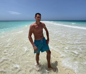 Oleg, 26, Uetersen