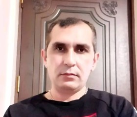 Elmaddin, 42, Ganja