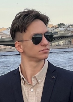 Даниил из Санкт-Петербурга 22 года