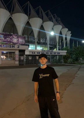 Abdumalik из Denov 21 год