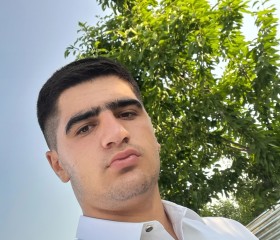 Elşən Eyubov, 18, New Delhi