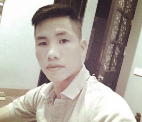 Toàn, 39, Hanoi