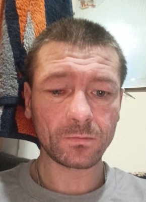 Денис Завьялов из Омска 37 лет