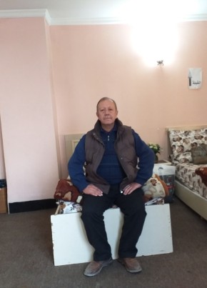 مويد ادريس , 62, جمهورية العراق, الموصل