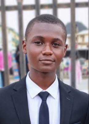 Ademola из Ibadan 18 лет