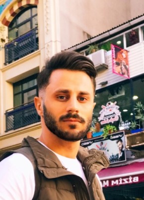 Akay , 33, Türkiye Cumhuriyeti, İstanbul