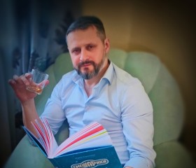 Lev, 45, Istanbul