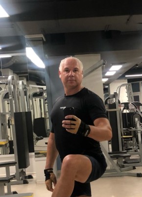 Дмитрий из Калининграда 50 лет