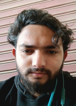 Saifi, 23, India, Delhi