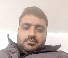 Osama, 18, Sheikhupura