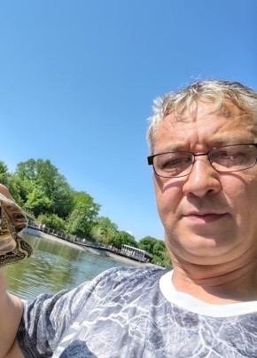 Сергей из Саратова 48 лет