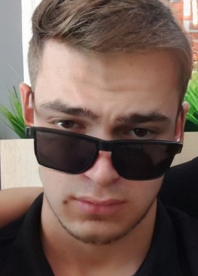 Алан из Симферополи 20 лет