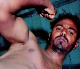 Haroun, 27, Ouled Moussa