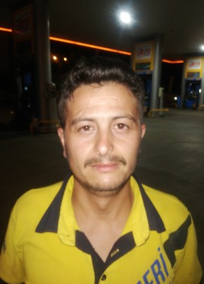 Berktuğ, 29, Türkiye Cumhuriyeti, Ankara