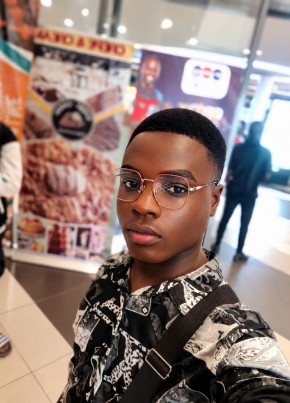 Gobli из Abidjan 18 лет