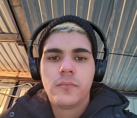 Lazaro, 25, Havana