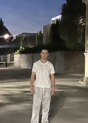 Николай из Хабаровска 19 лет