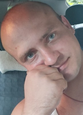 Viktor, 31, Belarus, Dzyarzhynsk