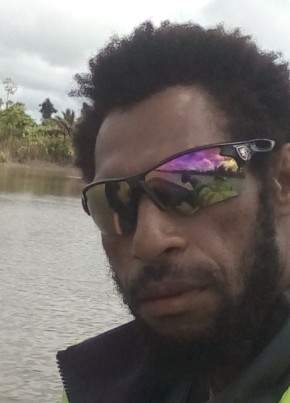 Edward, 36, Papua New Guinea, Goroka