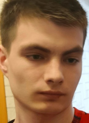Максим из Рубцовска 22 года