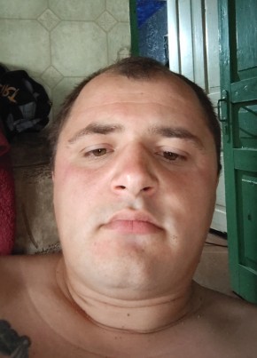 Александр из Луганска 33 года