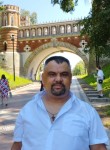 Oleg, 50, Moscow