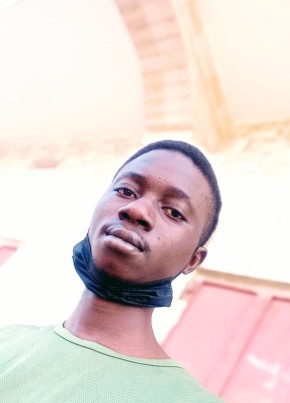 Júnior correia, 22, Guinea-Bissau, Bissau
