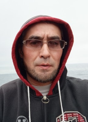 Денис из Хабаровска 42 года
