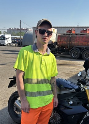 Денис из Вологды 23 года