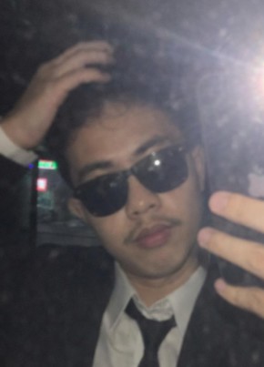 Karl из Maynila 20 лет