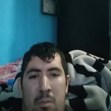 Max, 23  , Mission