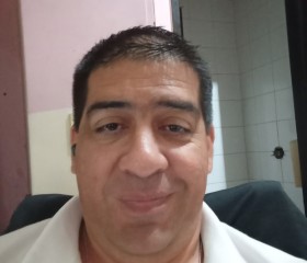Victor, 44, Buenos Aires