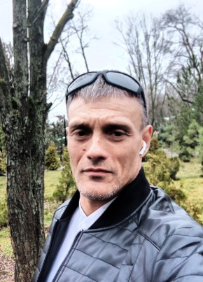 Денис из Ростова-на-Дону 41 год